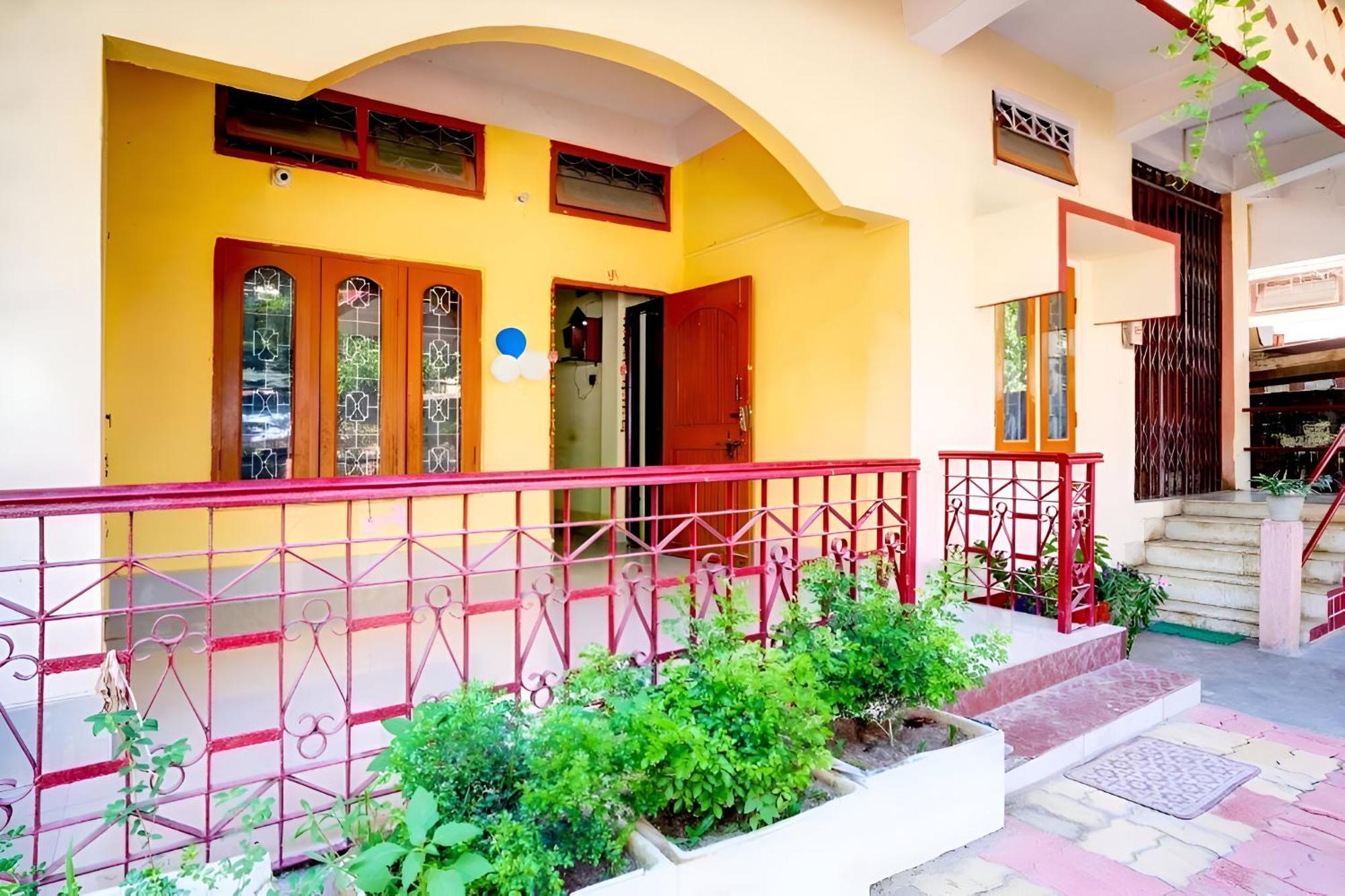 Capital Heritage Homestay Guwahati Exteriör bild