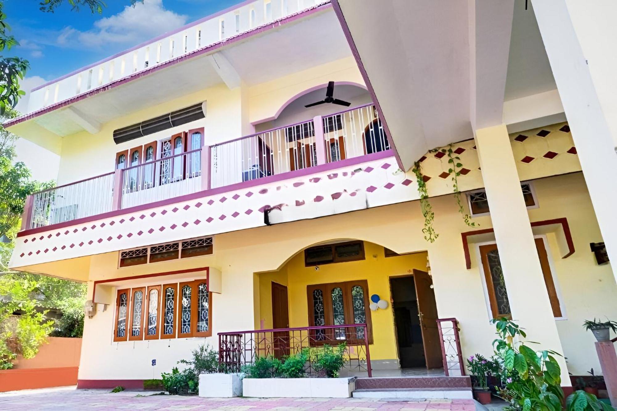 Capital Heritage Homestay Guwahati Exteriör bild