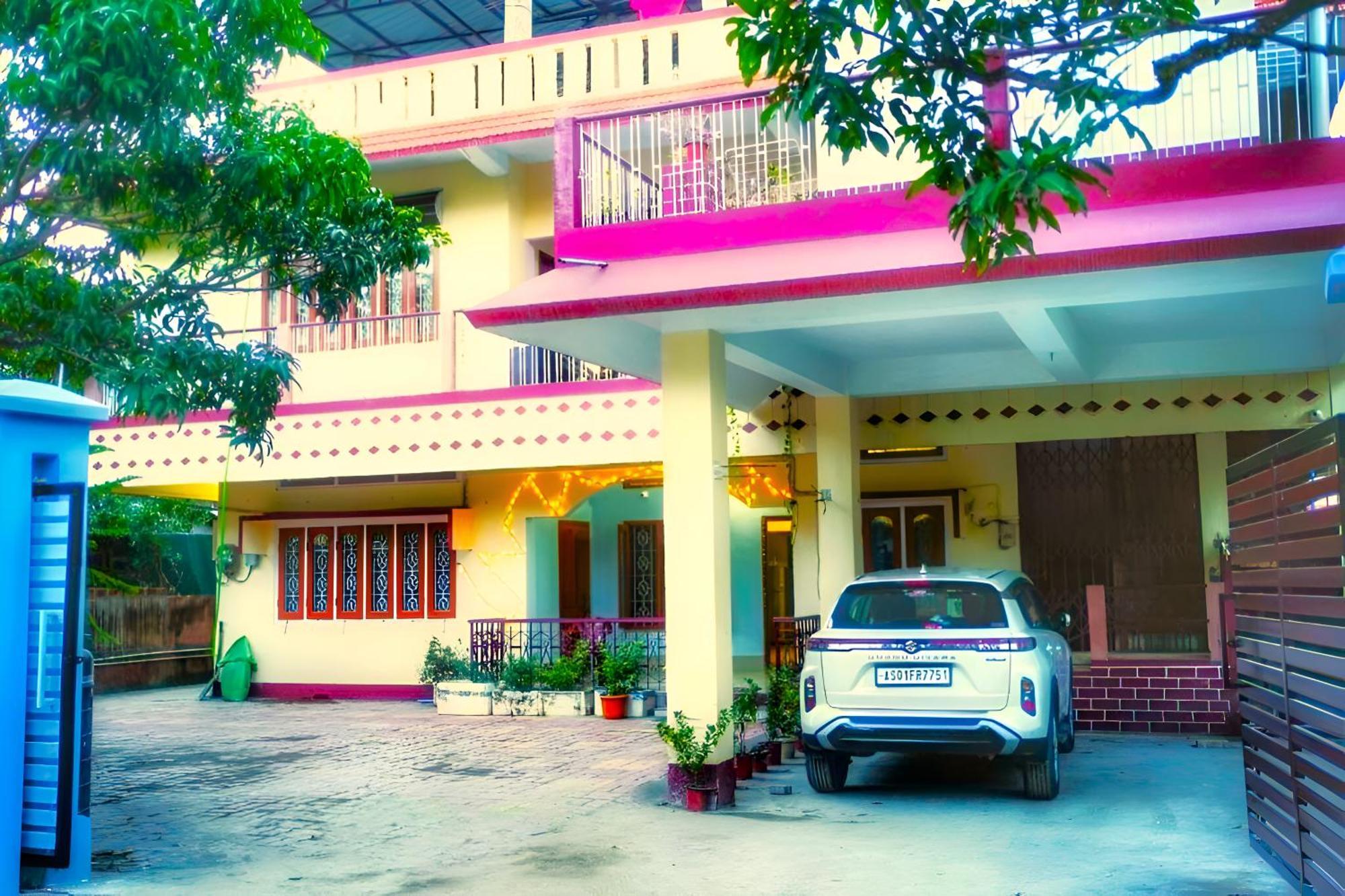 Capital Heritage Homestay Guwahati Exteriör bild