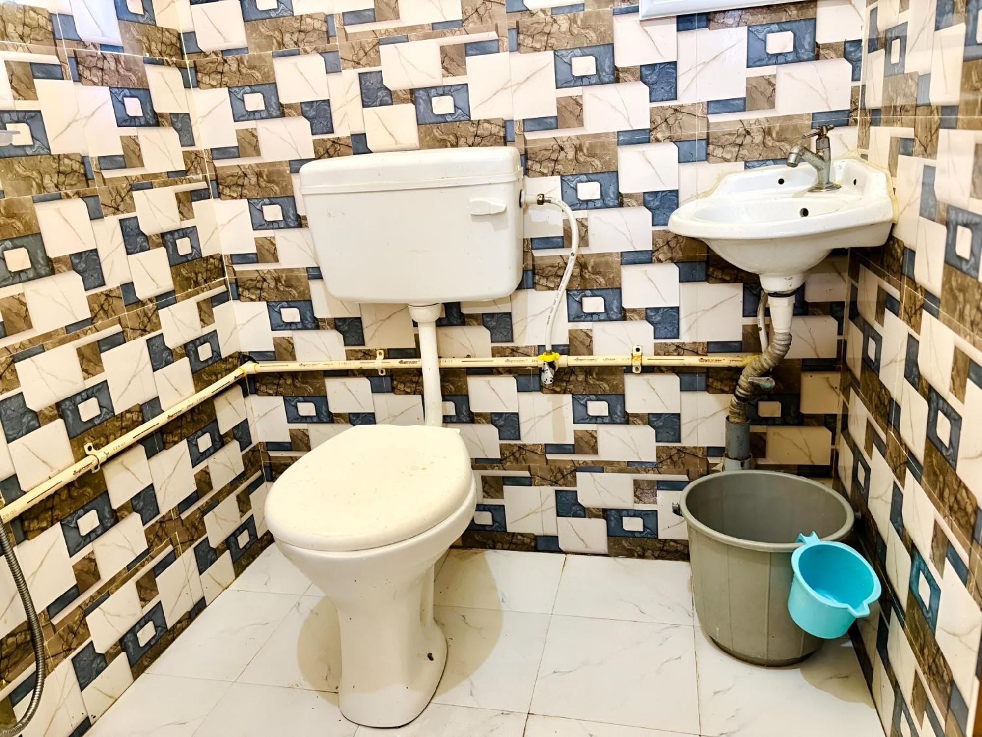 Capital Heritage Homestay Guwahati Exteriör bild